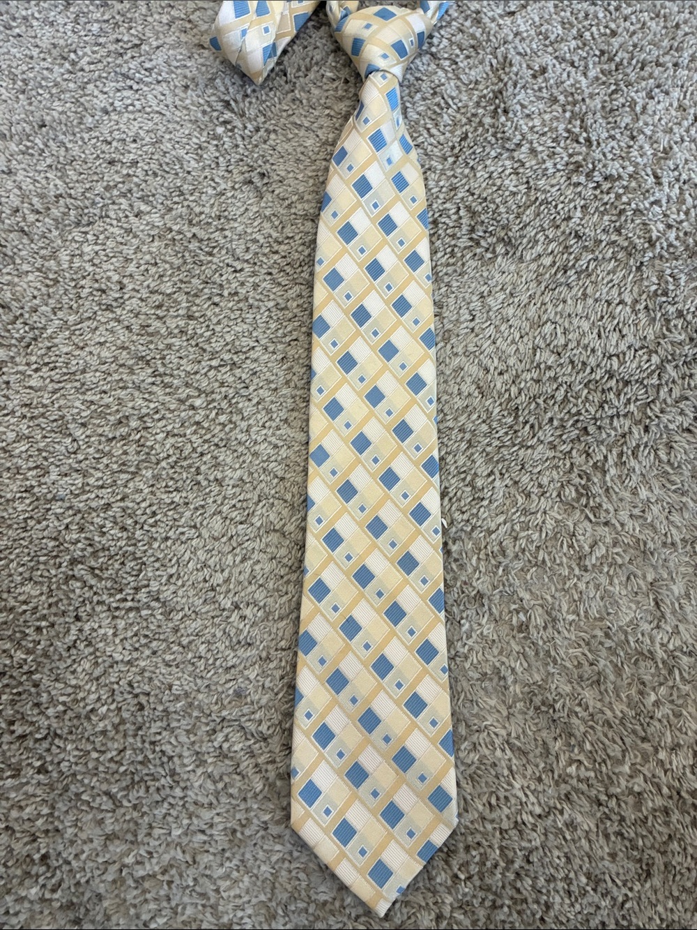 Michaels Light Yellow and Light Blue Diamond-Pattern Men's Tie